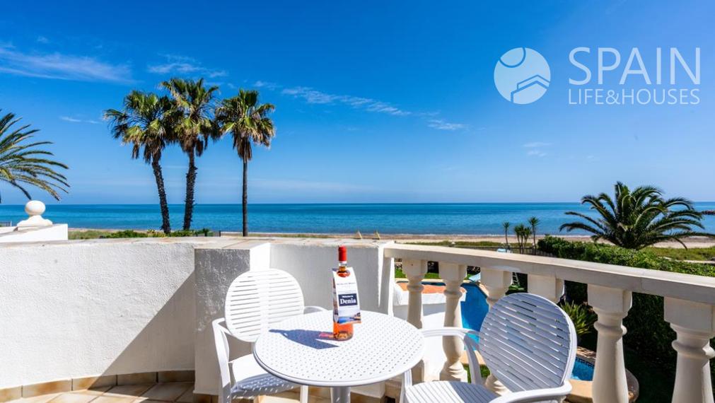 Coastal Paradise: Exclusive 6 Bedroom Villa in Denia, Surrounded by Luxury and Convenience