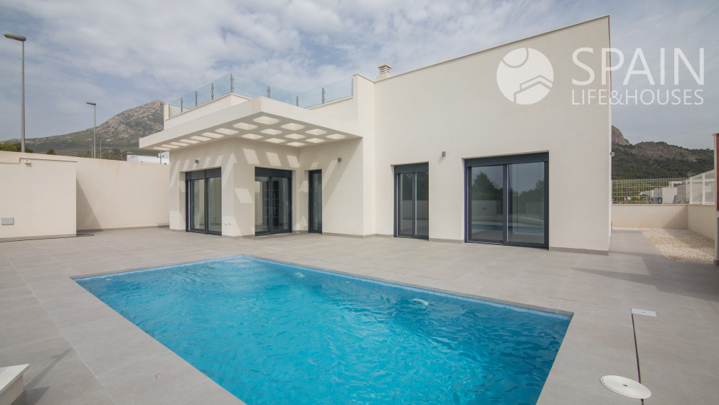 New construction villa with swimming pool in Polop de la Marina