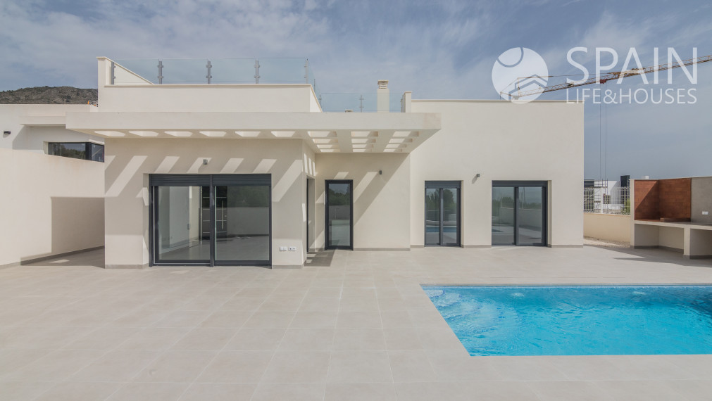 New construction villa with swimming pool in Polop de la Marina