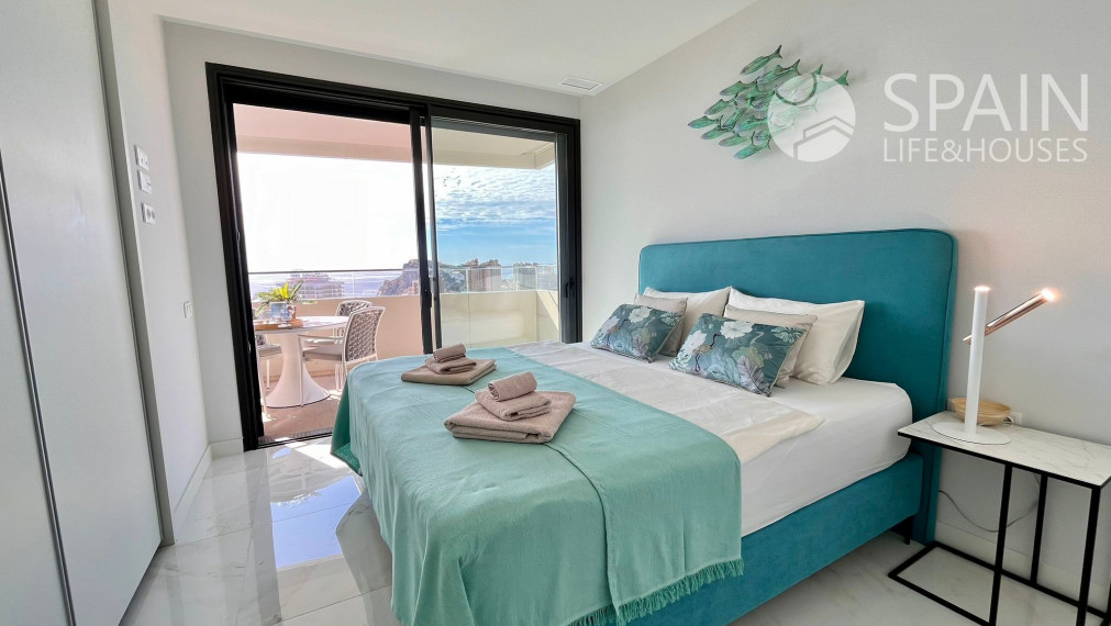 Torre de Cristal in Benidorm: Homes with Spacious Terraces and Spectacular Views