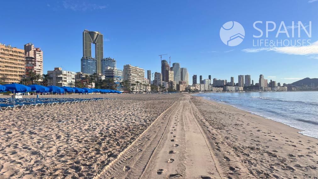 Torre de Cristal in Benidorm: Homes with Spacious Terraces and Spectacular Views