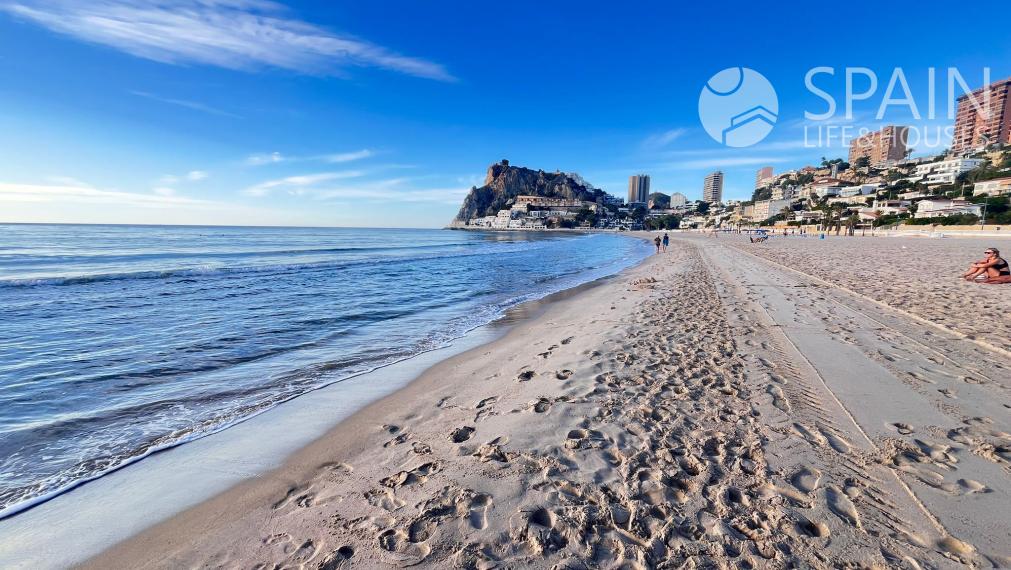 Torre de Cristal in Benidorm: Homes with Spacious Terraces and Spectacular Views