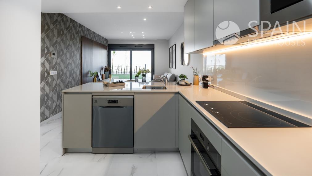 Lagúna Village – moderné bývanie medzi lagúnami v Torrevieja