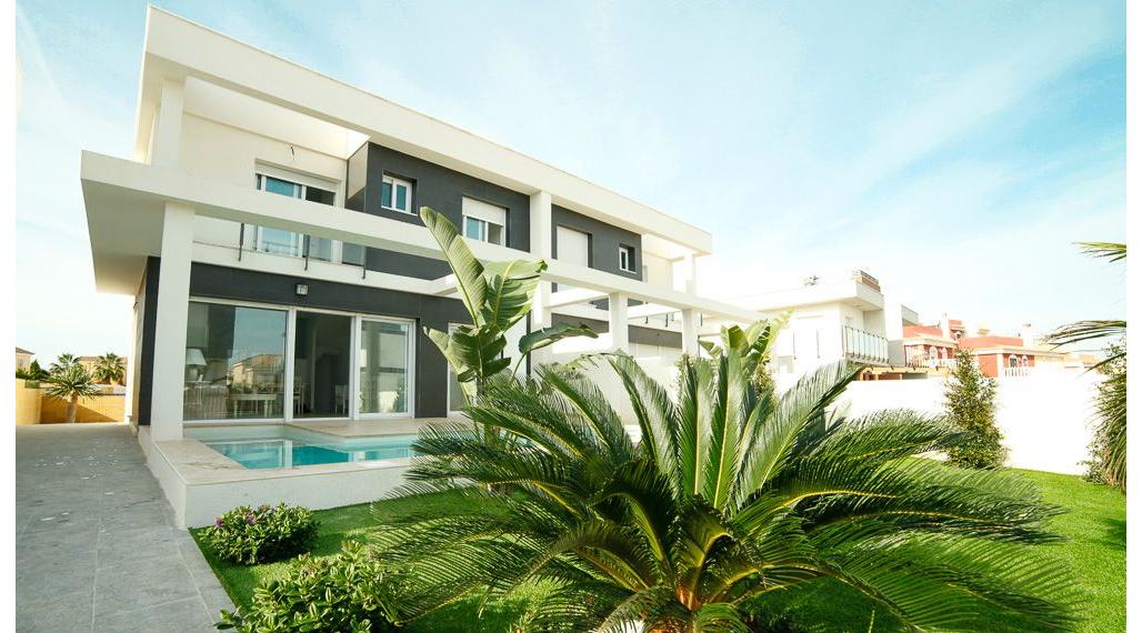 PROJECT LIN-DA. Magnificent semi-detached villas with pool 5 minutes from the beach in Alicante. The project will be completed in early 2025