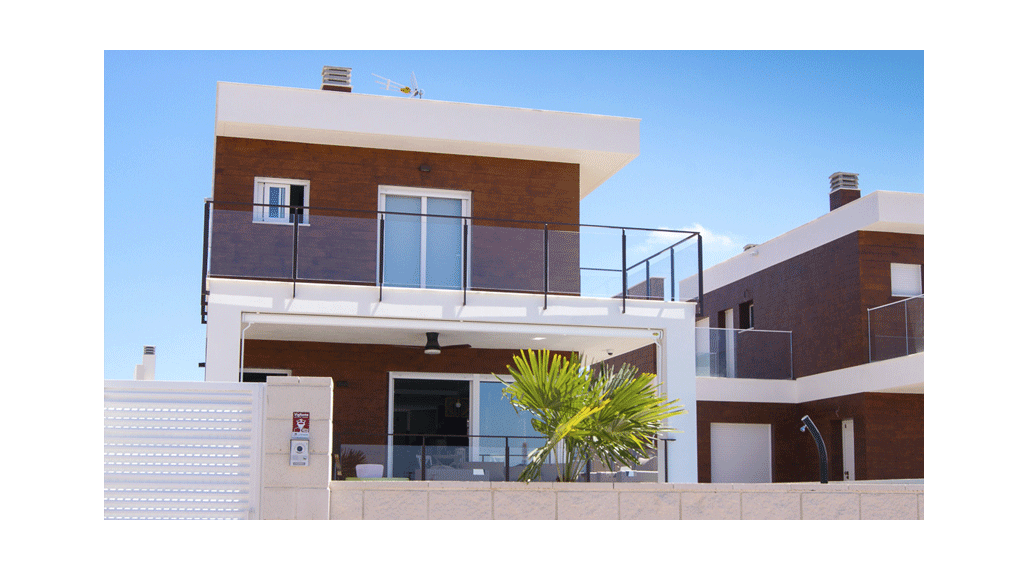 Spectacular two-storey detached villa, built with high quality materials, in area of Alicante.