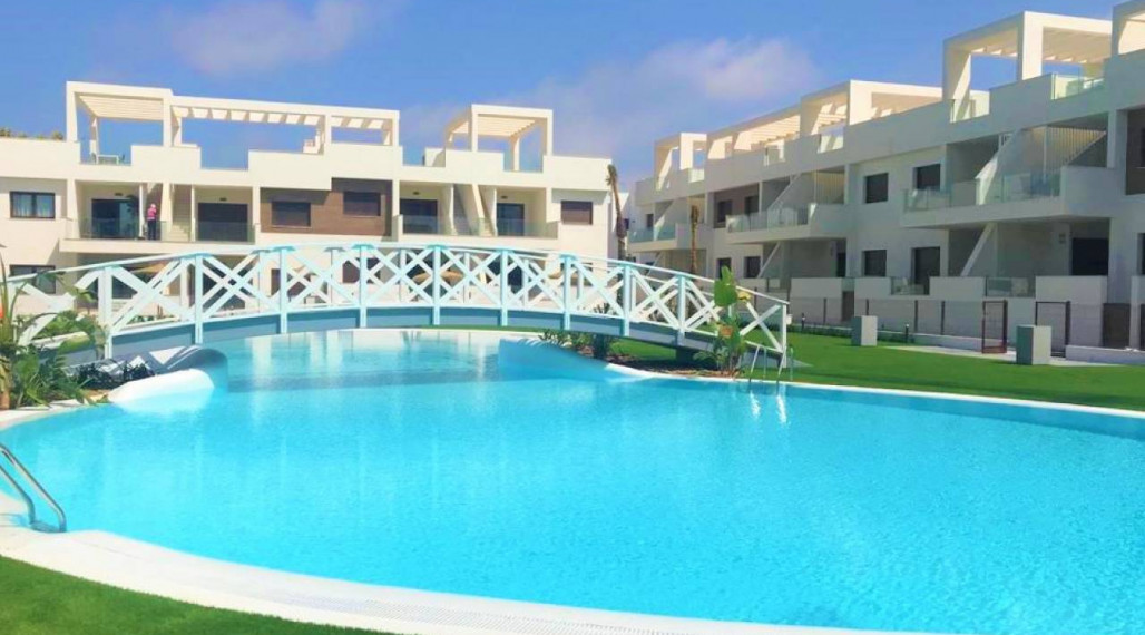 New construction first floor bungalows with 2 bedrooms in Torrevieja, Alicante