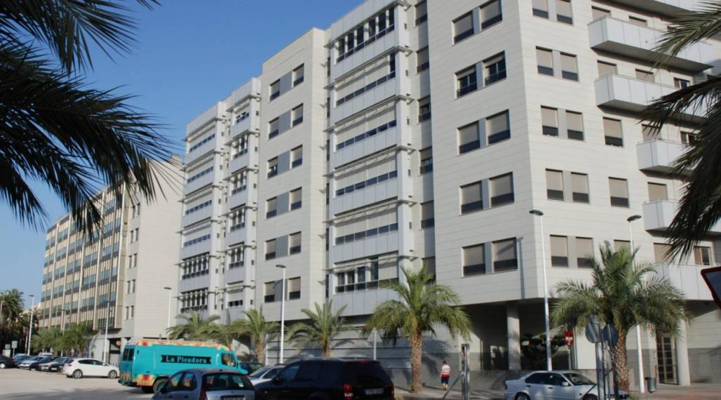 Newly built apartments with 3 bedrooms in the center of Elche, Alicante. Located 15 km  from the beach. Key in hand