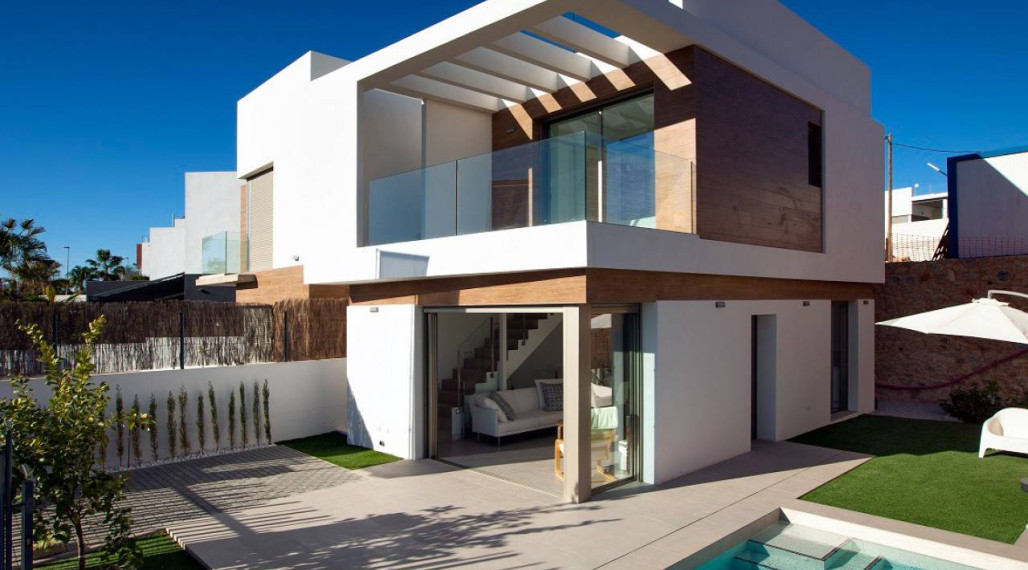 Luxury new build villa with private pool and 4 km from the sea in Villamartin, Orihuela Costa. Delivery February 2023