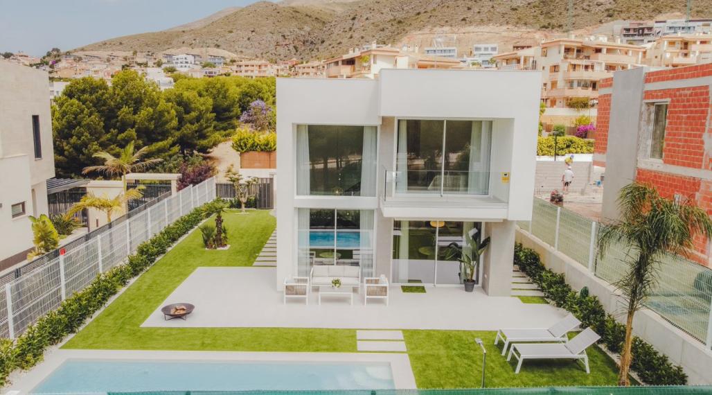 Magnificent villas 3-4km from the beach, in Finestrat, next to Benidorm. Delivery SEPT 2022