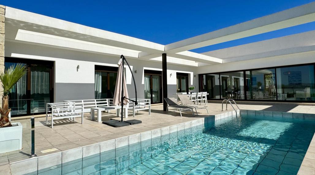 "Live the Mediterranean Luxury: Exceptional Single Storey Villa with Montgó Views in Jávea".