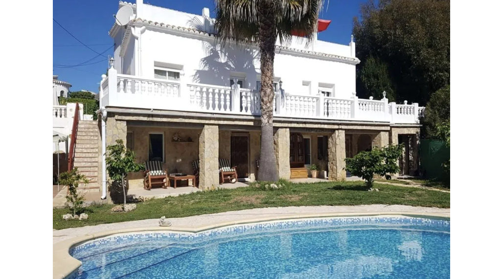 2 izbový svetlý mezonet s bazénom