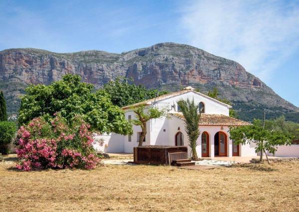 !!!SOLD!!! Finca with open views and guest house