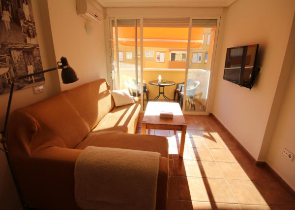 SOLD. Bright renovated 3 bedroom apartment in Playa del Arenal in Javea
