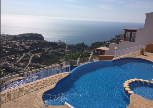 Apartment with spectacular sea views in benitachell, 2 km from the beach.