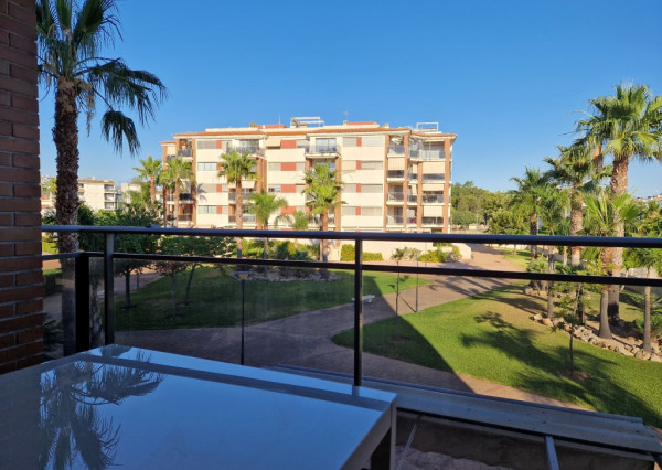 Na prenájom úžasný 3 spálňový apartmán v pokojnej oblasti El Verger (DENIA) len 6 minút chôdze od pláže