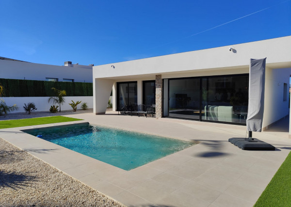 VILLA CELES. Nová samostatne stojaca vila so súkromným bazénom vo vnútrozemí, Calasparra, Murcia