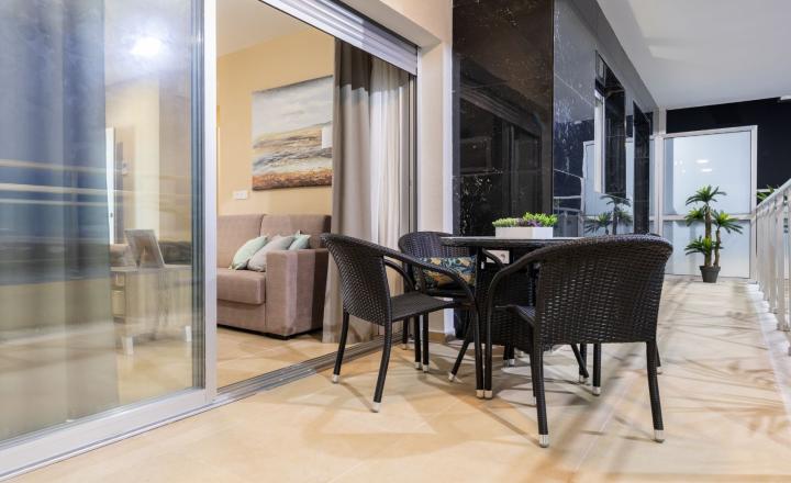 2-bedrom completly furnished apartament with name "City Gardens", in first sea line  with comunal pools and jacuzi, Oropesa, Valencia - fotografia 3