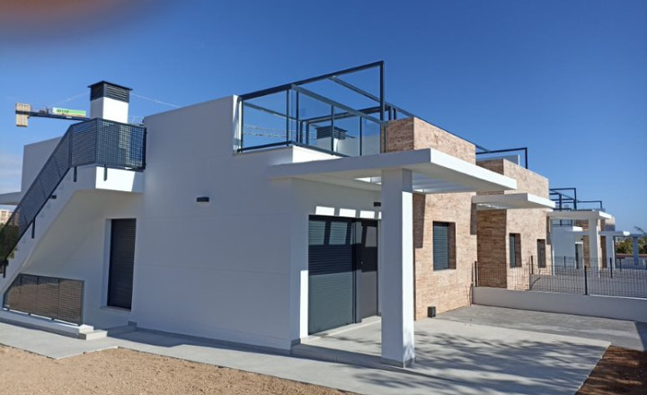 Mervalous townhouses with sea views and community pool in Mil Palmeras - fotografia 1