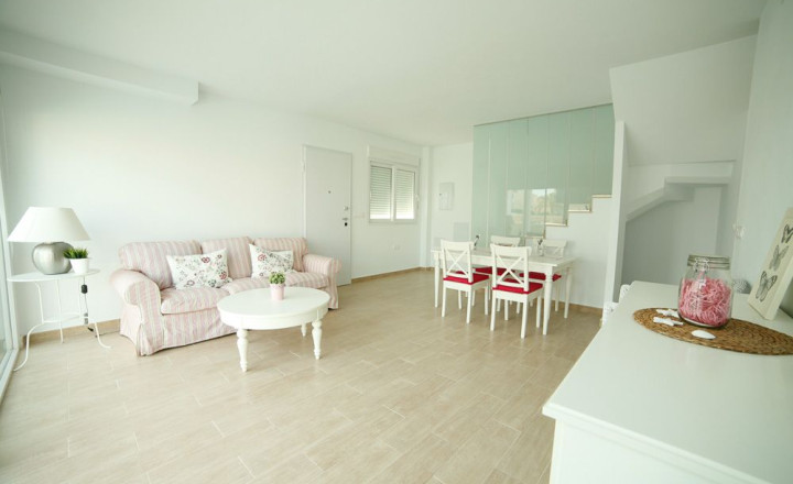PROJECT LIN-DA. Magnificent semi-detached villas with pool 5 minutes from the beach in Alicante. The project will be completed in early 2025 - fotografia 7