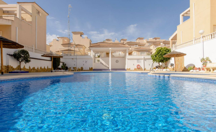 Bungalows of new construction with 2 bedrooms 8km from the beach in San Miguel de Salinas, Costa Blanca south. Key in hand - fotografia 2