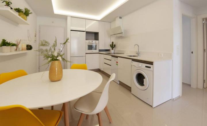 Newly built apartment with 2 bedrooms and 2 bathrooms 10 minutes from the beach in Los Alcazares, Murcia, Spain. Key in hand - fotografia 4