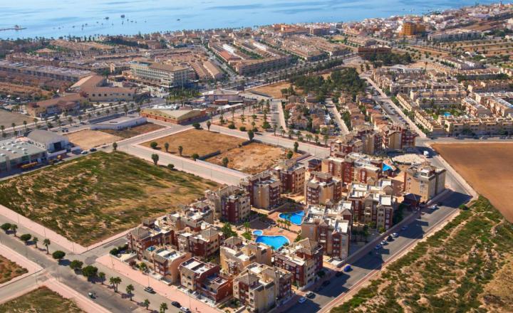 Newly built apartment with 2 bedrooms and 2 bathrooms 10 minutes from the beach in Los Alcazares, Murcia, Spain. Key in hand - fotografia 13