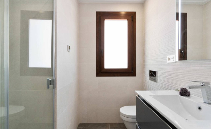 New construction first floor bungalows with 2 bedrooms in Torrevieja, Alicante - fotografia 14