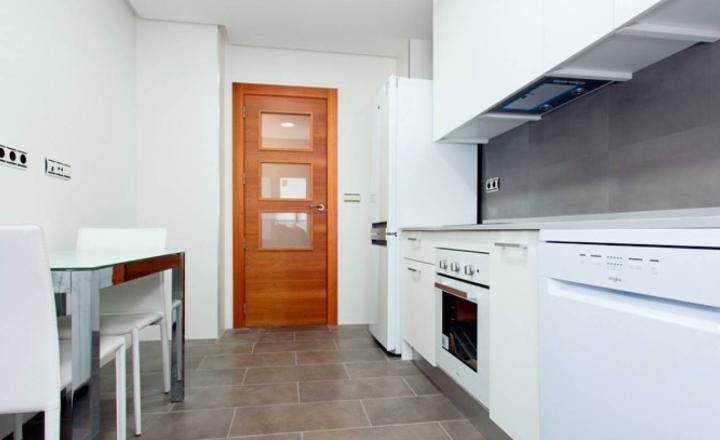 Newly built apartments with 3 bedrooms in the center of Elche, Alicante. Located 15 km  from the beach. Key in hand - fotografia 6