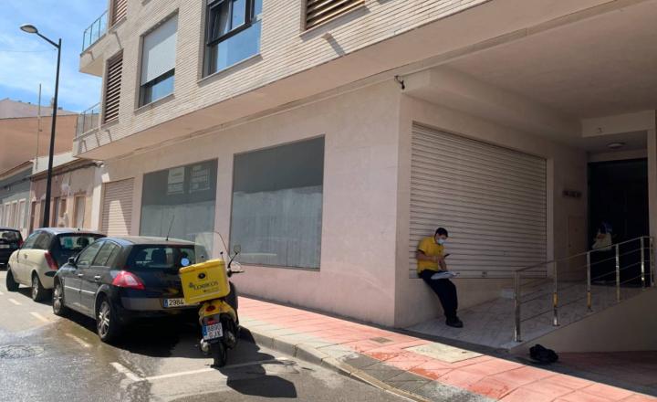 Commercial Premises located in Guardamar, Alicante, Costa Blanca, Spain. - fotografia 1