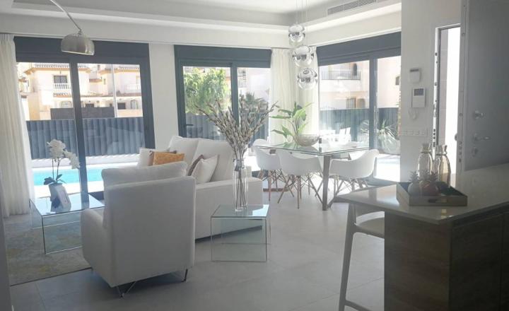 Newly built semi-detached villa with private pool and 6 km from the beach in San Fulgencio, Alicante. Delivery November 2023 - fotografia 16