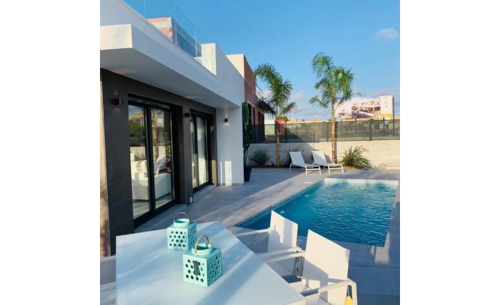 Newly built semi-detached villa with private pool and 6 km from the beach in San Fulgencio, Alicante. Delivery November 2023 - fotografia 6