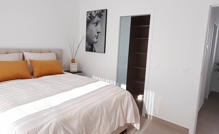 LAST ONE. Exclusive luxury villa 1.9 km from the sea and with private pool in San Pedro del Pinatar, Murcia. Delivery. Delivery in the first half of 2023 - fotografia 9