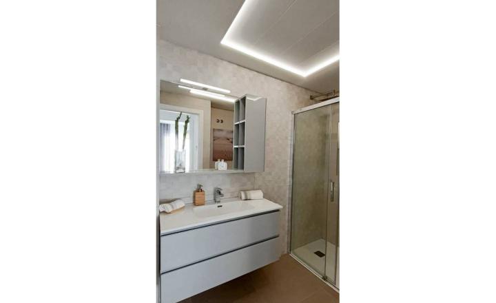 LAST ONE. Exclusive luxury villa 1.9 km from the sea and with private pool in San Pedro del Pinatar, Murcia. Delivery. Delivery in the first half of 2023 - fotografia 12