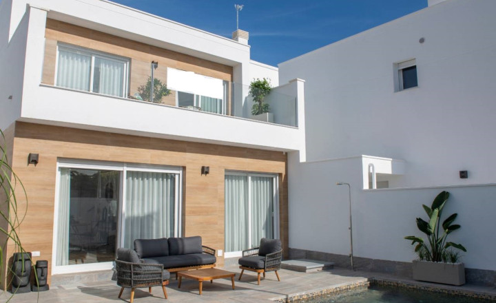 LAST ONE. Exclusive luxury villa 1.9 km from the sea and with private pool in San Pedro del Pinatar, Murcia. Delivery. Delivery in the first half of 2023