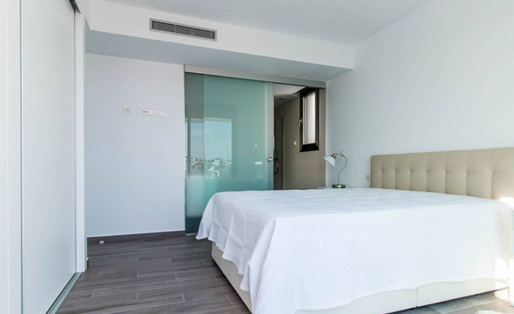 Luxury new build villa with private pool and 4 km from the sea in Villamartin, Orihuela Costa. Delivery February 2023 - fotografia 4