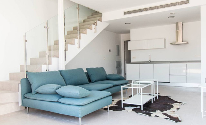 Luxury new build villa with private pool and 4 km from the sea in Villamartin, Orihuela Costa. Delivery February 2023 - fotografia 2