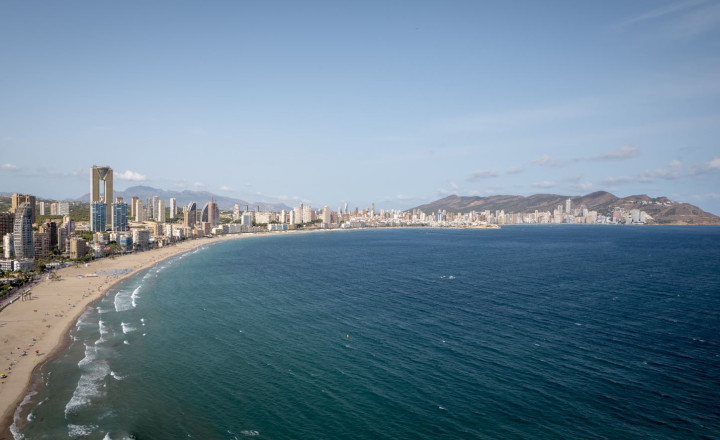New luxury apartments in Europe's tallest building just 200 m from the sea in Benidorm; Costa Blanca - fotografia 17