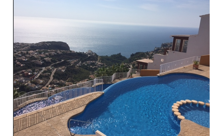 Apartment with spectacular sea views in benitachell, 2 km from the beach.
