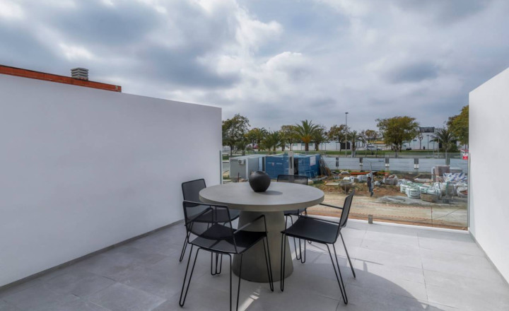 Luxury townhouse of new construction in Pilar de la Horadada 2km from the sea. Delivery July 2022 - fotografia 15