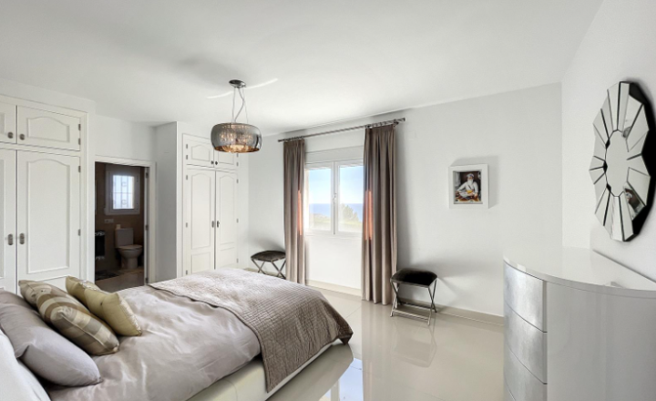Astonishing renovated villa with sea views within 1 km from the beach - fotografia 6