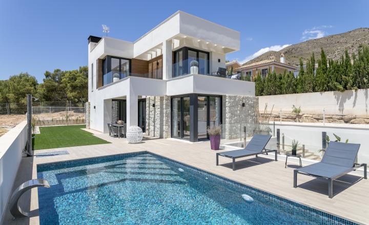 3/4 bedroom Villa for Sale in Finestrat/Benidorm- 2,5km from the beach- delivery 2023