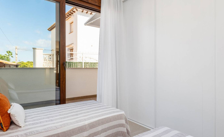 FIRST FLOOR BUNGALOW APARTMENT IN LOS BALCONES 3 KM FROM THE BEACH - fotografia 4