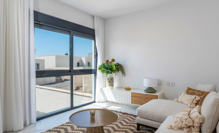 New bungalow in San Miguel de Salinas at a fantastic price and 8 km from the beach. - fotografia 1