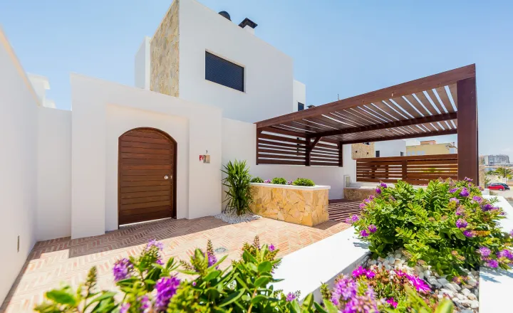 Spectacular 'Galaxy Villas' in Torrevieja with beautiful sea views