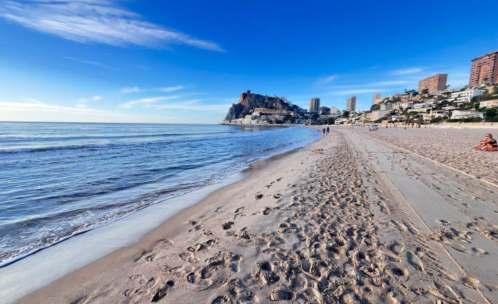 Torre de Cristal in Benidorm: Homes with Spacious Terraces and Spectacular Views - fotografia 15